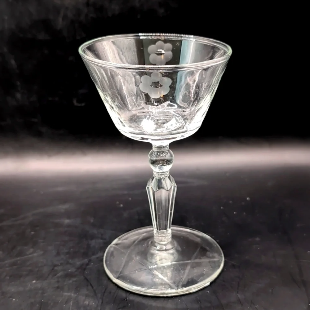 Libbey Rock Sharpe Liquor Cordial / Small Champagne Glass - 4.75